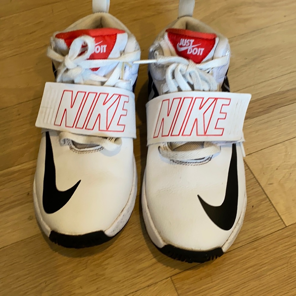 Nike tennis shoes